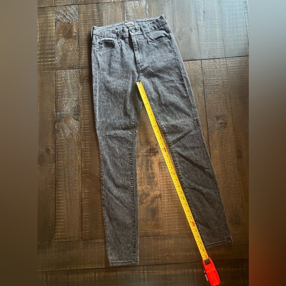 MOTHER Jeans High Waisted Looker, Bad Cat! Black Leopard Print, Size 26 - Picture 11 of 12